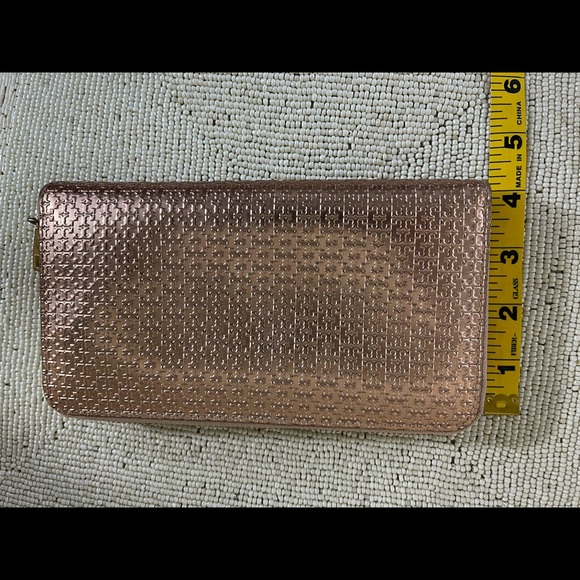 Tory Burch Metallic Rose Gold Zippered Wallet - Picture 16 of 16